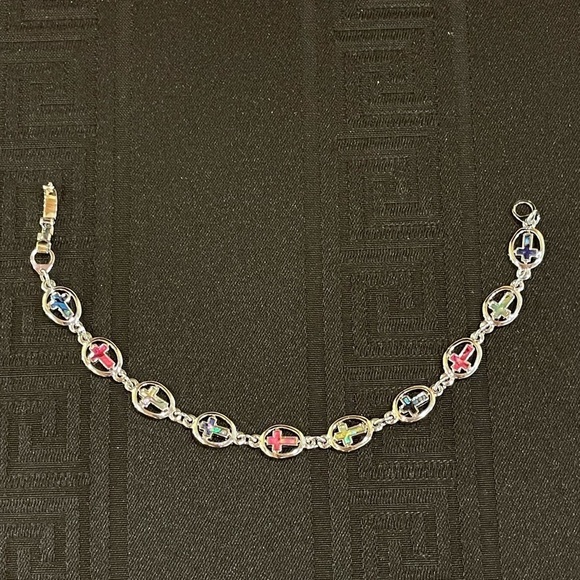 👋 3/$15 Silver Natural Shell Cross Bracelet 🌈 - Picture 1 of 7